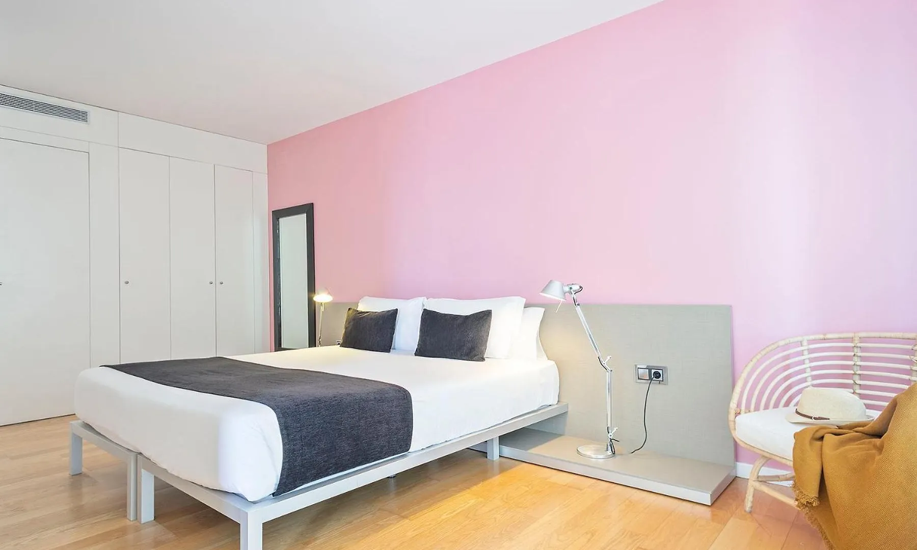 Lugaris Beach Apartments Barcelona