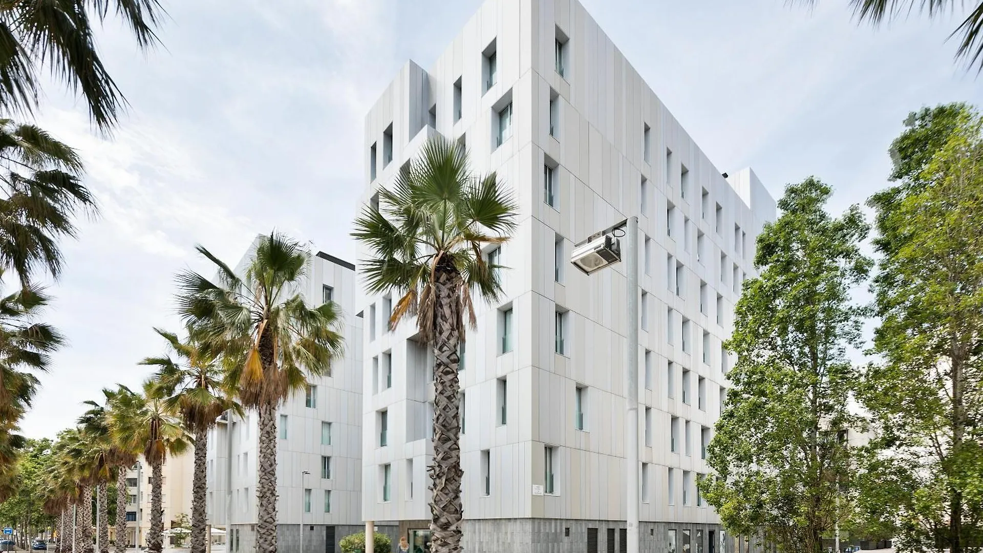 Lugaris Beach Apartments Barcelona