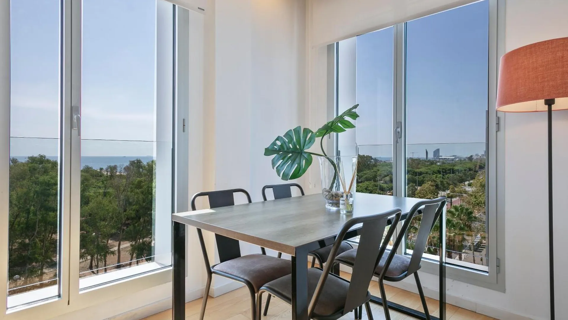 Lugaris Beach Apartments Barcelona