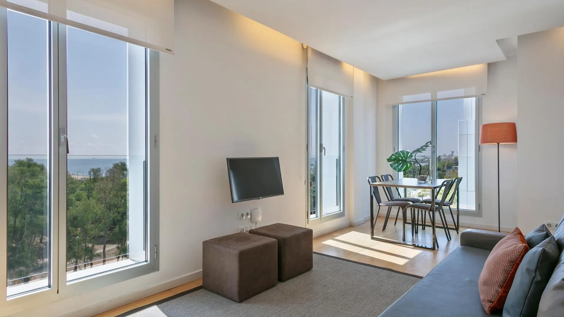 Lugaris Beach Apartments Barcelona 0*,  Spain