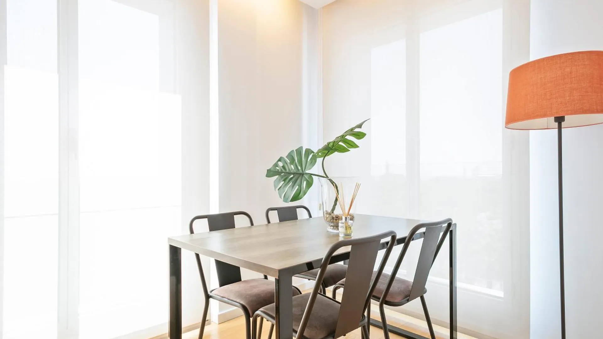 Lugaris Beach Apartments Barcelona