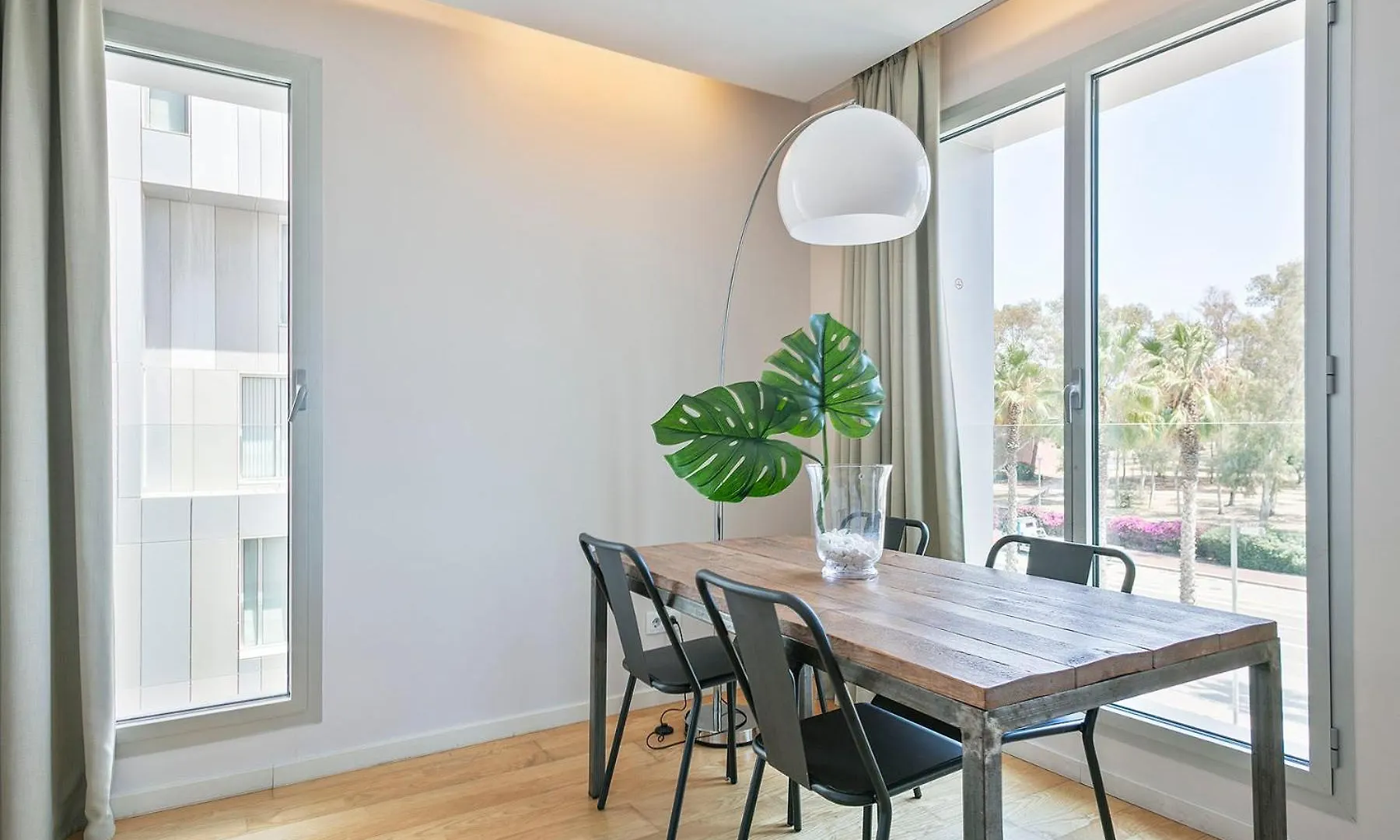 Lugaris Beach Apartments Barcelona